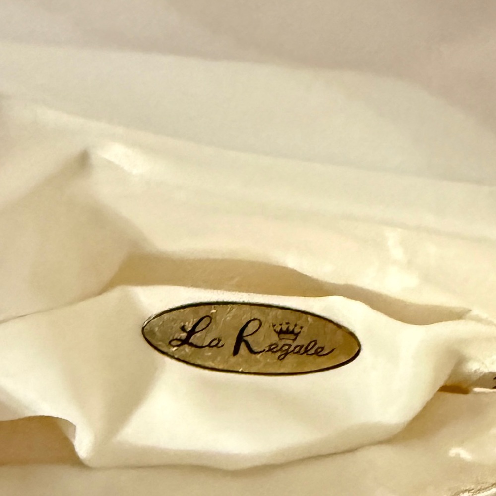 La Regale Cream, Pastels‎ and Silver Beaded Crossbody Bag Prom wear - Picture 3 of 5